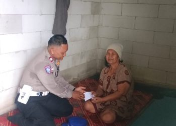 Polsek Kedungwaringin Berikan Bantuan Perbaikan Gerobak Tahu Gejrot Korban Laka Lantas sebagai Wujud Pelayanan Prima