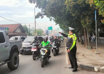 Antisipasi Kemacetan, Polsek Cisauk Turunkan Personel Di Jam Masuk Sekolah