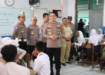Polres Pelabuhan Tanjung Priok Sambangi SMPN 53, Ingatkan Bahaya Tawuran & Narkoba