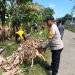 Semangat Gotong Royong, Bhabinkamtibmas Sukakarya Bersama Warga Gelar Kerja Bakti