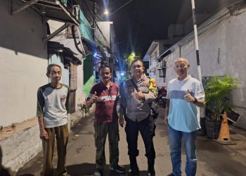Bhabinkamtibmas dan Warga Pegangsaan Kompak Aktifkan Pos Satkamling