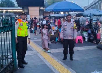 Bhabinkamtibmas Cideng Sambangi Stasiun Tanah Abang, Perkuat Sinergi dengan Pamdal