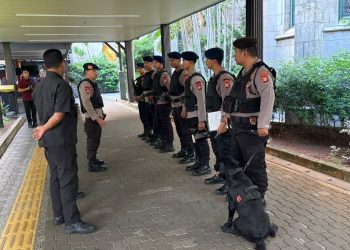 SATUAN BRIMOB POLDA METRO JAYA MELAKSANAKAN PATROLI, PENGAMANAN DAN STERILISASI DALAM RANGKA IBADAH MISA KENAIKAN ISA ALMASIH DI GEREJA KATEDRAL DAN IMMANUEL, JAKARTA PUSAT