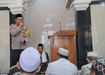 Kapolsek Duren Sawit Ajak Jamaah Masjid Al Magfirah Aktif Cegah Tawuran dan Kriminalitas