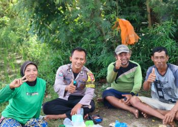 Polsek Muara Gembong Laksanakan Kegiatan Cooling System Bersama Tokoh Masyarakat Desa Pantai Bakti