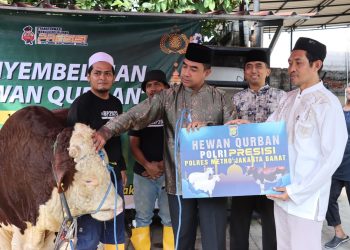 Polres Metro Jakarta Barat Rayakan Idul Adha Bersama Warga, Tumbuhkan Rasa Kebersamaan