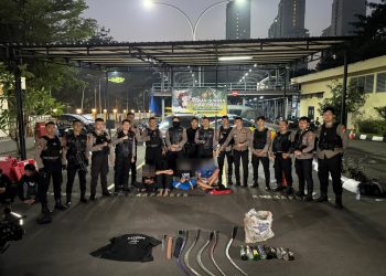 Tim Patroli Presisi Samapta Polres Metro Jakpus Amankan Empat Remaja Bersenjata Tajam di Jl. Kalipasir