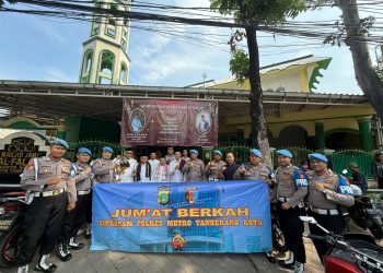 Rayakan Hari Bhayangkara ke-79, Propam Polres Metro Tangerang Kota Tebar Kebaikan Lewat Jumat Berkah