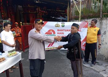 Peringati HUT Bhayangkara ke-79, Polsek Metro Gambir Gelar Bakti Religi di Vihara Lo Cia Bio