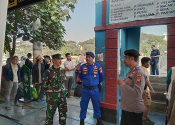 Polres Kepulauan Seribu Bersama TNI dan Instansi Terkait Amankan Keberangkatan Wisatawan di Dermaga Marina Ancol