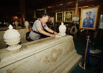 Rangkaian Hari Bhayangkara ke-79, Kapolri Ziarah ke Makam Presiden RI ke-2 Soeharto