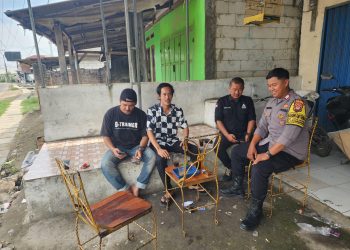 Bhabinkamtibmas Desa Jayalaksana Sambangi Warga, Tegaskan Pentingnya Kewaspadaan dan Partisipasi dalam Menjaga Kamtibmas