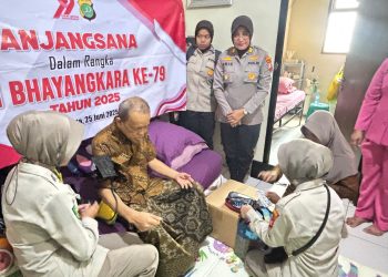 Anjangsana Polres Kepulauan Seribu ke Personel Sakit Menahun , Wujud Kepedulian di Hari Bhayangkara ke-79