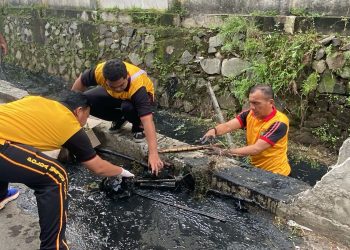 Polres Metro Bekasi Kota Gelar Kerja Bakti dan Layanan Kesehatan Gratis, Wujud Kepedulian Polri pada Masyarakat