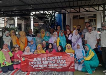 Polsek Makasar Gelar Jumat Curhat di Pinang Ranti, Ajak Warga Bersinergi Jaga Keamanan Lingkungan