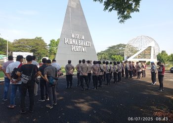 POLSEK CIPAYUNG SIAGA  AMANKAN PERINGATAN 10 MUHARAM DAN BAKTI SOSIAL LKAB DI TMII
