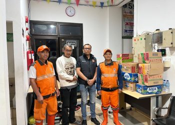 Di Tengah Banjir, Polisi Hadir Membawa Bantuan dan Harapan