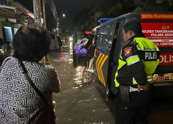 Polres Tangsel Gerak Cepat Tanggapi  Banjir: Polri Hadir Untuk Masyarakat