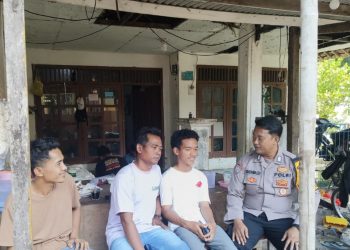 Bhabinkamtibmas Pulau Pari Sambang Tokoh Masyarakat, Ajak Warga Jaga Kamtibmas dan Jauhi Judi Online