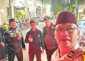Bhabinkamtibmas Kelurahan Batu Ampar Bersama Panit 1 Binmas Polsek Kramatjati Amankan Pengajian Subuh Gabungan Kecamatan