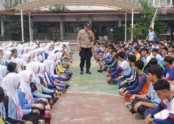 Bhabinkamtibmas dan Babinsa Hadiri LPMS di SMA 6 Tambun Selatan, Tekankan Bahaya Kenakalan Remaja dan Narkoba