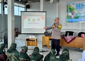 Police Goes to School di SMP Plus El-Wafa, Polsek Kedungwaringin Tanamkan Nilai Disiplin dan Anti Narkoba Sejak Dini