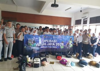 Sosialisasi Keselamatan Berlalu Lintas SMAN 17 Bersama Unit Kamsel Lantas Polres Metro Bekasi Kota