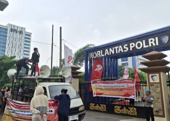 Aksi Unjuk Rasa Perkumpulan Mahasiswa Indonesia Dukung Korlantas Polri dalam Operasi Patuh Jaya 2025