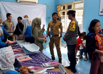 Dekat dengan Warga, Bhabinkamtibmas Roa Malaka Hadiri Kegiatan Posyandu dan Posbindu RW 03