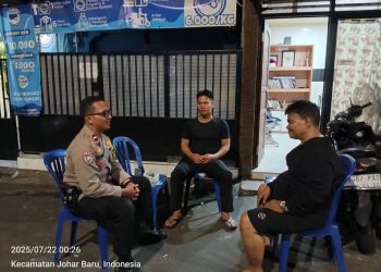 Bhabinkamtibmas Kampung Rawa Sambangi Pos Satkamling RW 04, Imbau Warga Waspada Curanmor