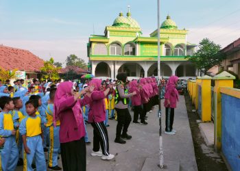 Polsek Kedungwaringin Gelar Program “Polisi Sahabat Anak” di SDN 01 & 03 Kedungwaringin