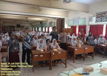 Sat Binmas Polres Metro Jakarta Pusat Sosialisasi Bahaya Kenakalan Remaja dan Narkoba di SMKN 16 Jakarta