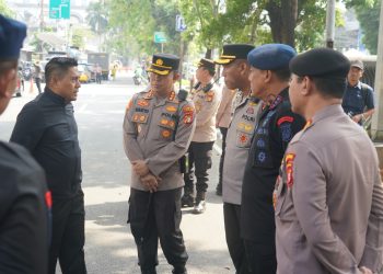 Brimob Polda Metro Jaya Amankan Sidang Putusan Terdakwa Hasto Kristiyanto di PN Jakarta Pusat.