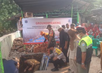 Bhabinkamtibmas Cipinang Melayu Hadiri Zoom Meeting STBM Bersama Gubernur DKI Jakarta