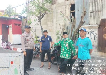 Wujudkan Lingkungan Aman, Bhabinkamtibmas Sambangi Ketua RW dan Keamanan Warga Johar Baru