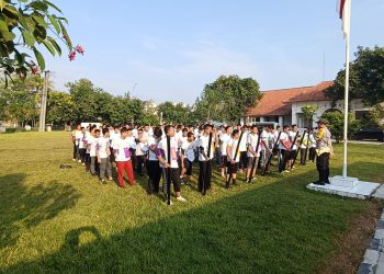 Polsek Pebayuran Gelar Pelatihan Jasmani dan Mental bagi Santri MA Annajah dalam Rangka LDKS
