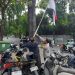 Bersama Warga Bhabhinkamtibmas Kelurahan Gunung Pemasangan Bendera dan Umbul-Umbul HUT RI Ke-80