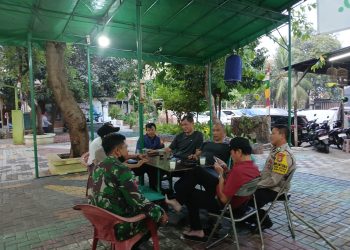 Sambangi RW 13 Kebon Kosong, Polisi dan TNI Dengar Keluhan Warga soal Keamanan