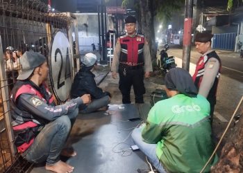 Unit Samapta Polsek Matraman Patroli Malam, Imbau Ojol Waspadai Orderan Mencurigakan