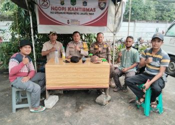 Polsek Matraman Gelar “Ngopi Kamtibmas” Bersama Pedagang Pasar Palmeriam