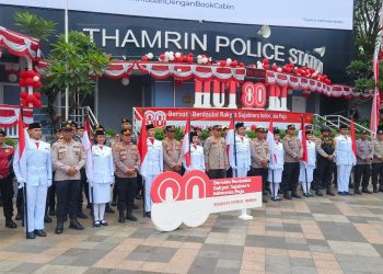 Bundaran HI Bergema Indonesia Raya, Sambut HUT ke-80 RI dengan Khidmat