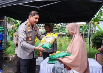 Polres Metro Jakarta Timur dan Slog Polri Gelar Gerakan Pangan Murah di Pulogadung, Ribuan Paket Beras Ludes Diserbu Warga