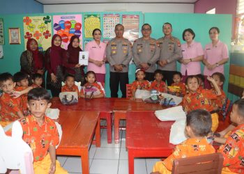 Kunjungan Kapolres Metro Jakarta Selatan Ke Tk Kemala Bhayangkari 10 Kebayoran Lama