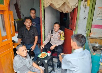 Sambang Warga, Bhabinkamtibmas Kebon Kosong Dengarkan Aspirasi dan Keluhan