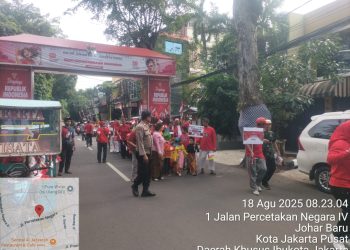 Jalan Santai Meriahkan HUT RI ke-80, Warga RW 09 Johar Baru Antusias Ikuti Kegiatan
