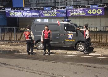 Polisi Siaga Tengah Malam, Jaga Ketertiban di Jalan Raya Bogor