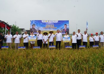 Dukung Ketahanan Pangan, Wakapolres Metro Bekasi Hadiri Panen Jaksa Agung Bersama Menteri Pertanian