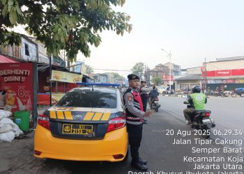 Polisi Koja Gelar Pengaturan Lalu Lintas Pagi di Depan Sekolah Marsudirini