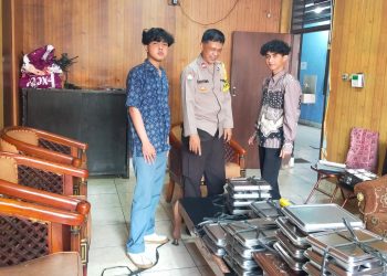 Polsek Makasar Kawal Pembagian 4.420 Makanan Bergizi untuk Pelajar Cipinang Melayu