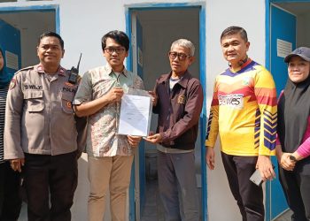 Bhabinkamtibmas dan Camat Kemayoran Hadiri Peresmian Fasilitas MCK Komunal